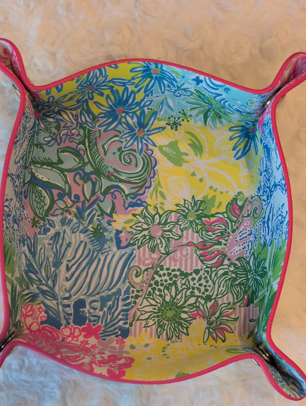 Lilly Pulitzer Snap Catch-all Trinket Tray - Picture 8 of 8